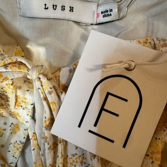NWT LUSH Brynn front tie top size Small yellow floral - Picture 8 of 9